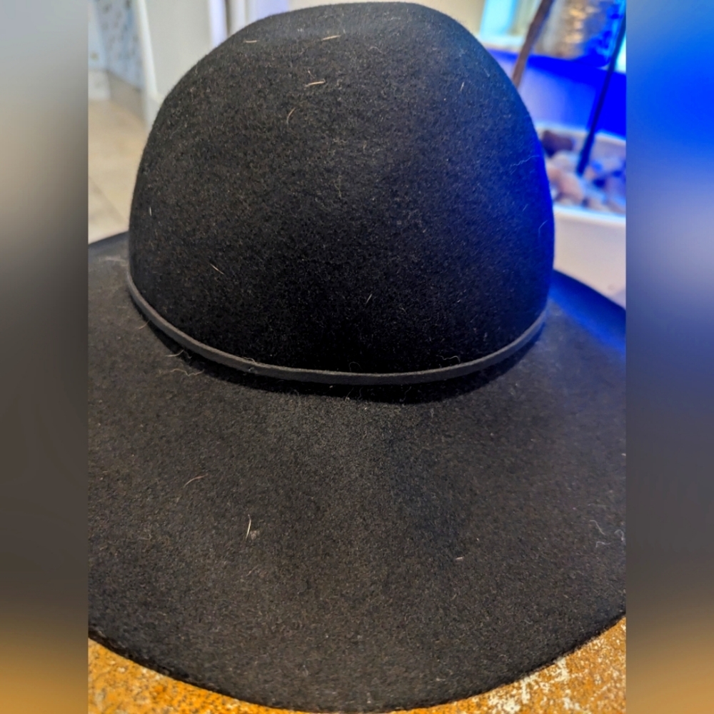 Small felt asos hat. nwot